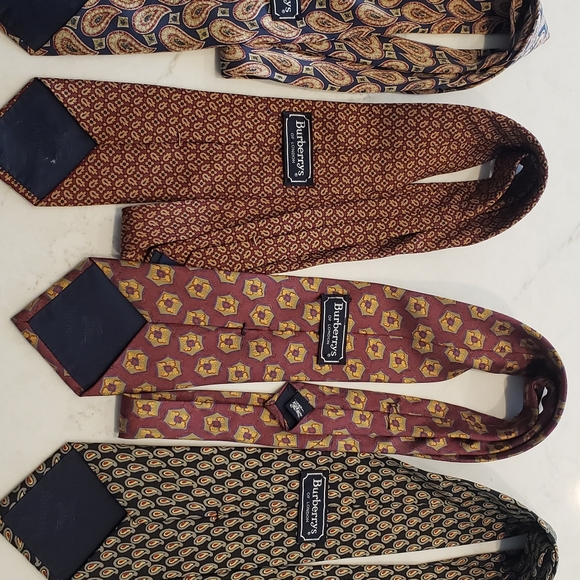 Burberrys of London Ties, set of 4 Silk Ties. - Picture 2 of 8